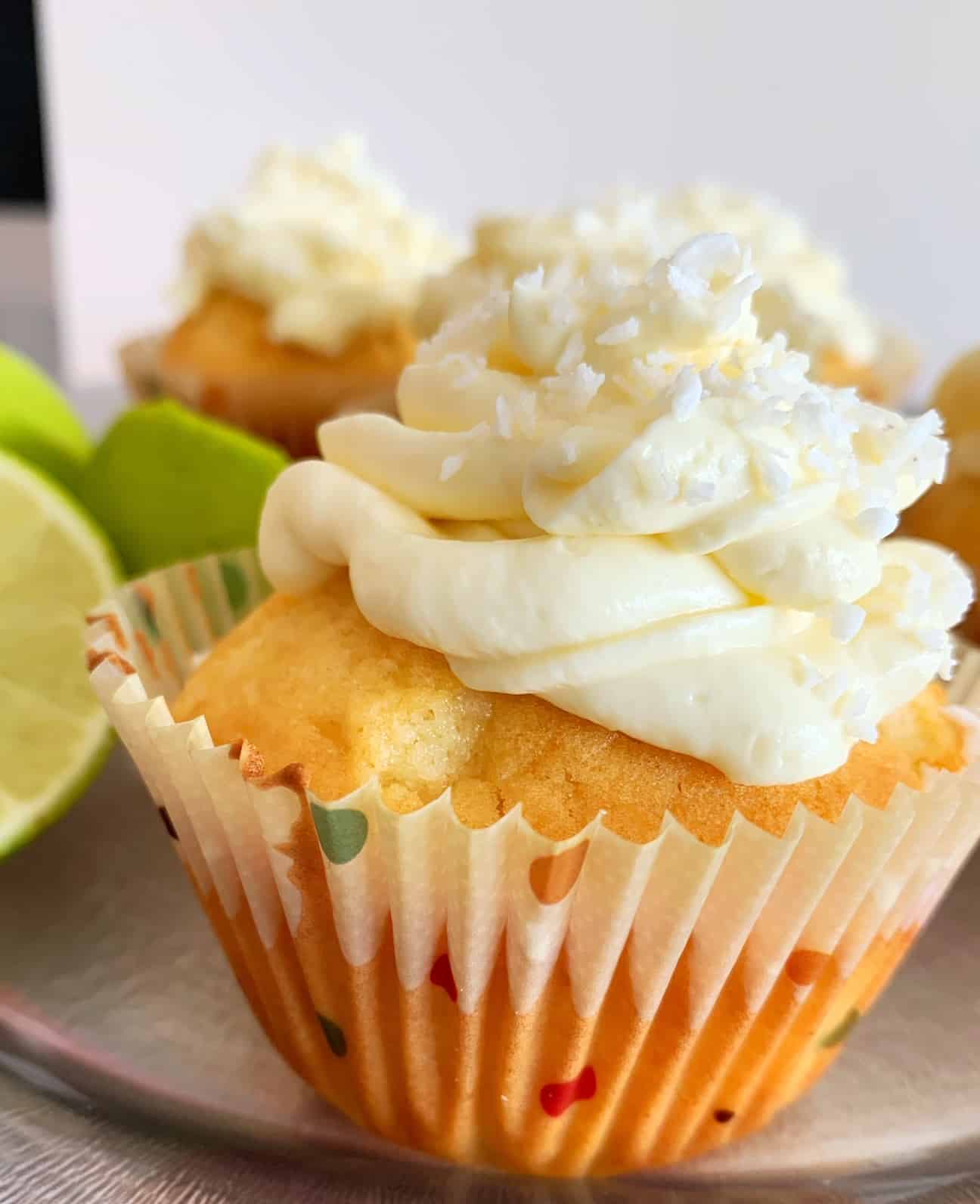 Limetten-Joghurt-Cupcakes- perfekt für den Sommer! - Sheepysbakery
