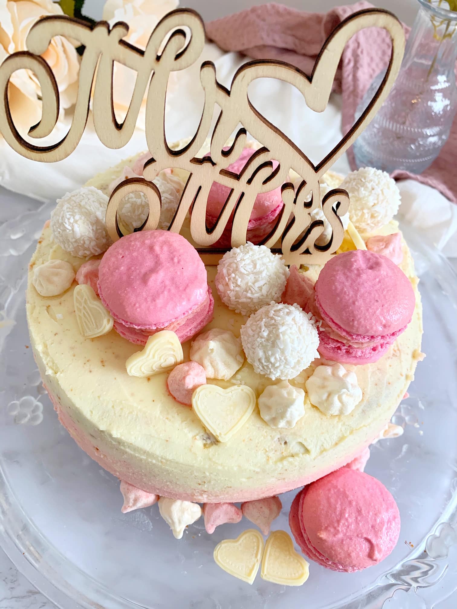 Kokos-Himbeer-Torte: eine Torte für Verliebte! - Sheepysbakery