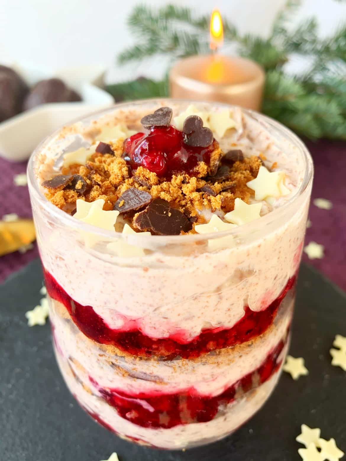 Nougatmousse mit Lebkuchen und Preiselbeeren - Sheepysbakery