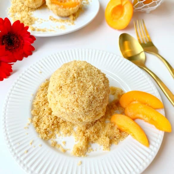 Marillenknödel mit Butterbrösel