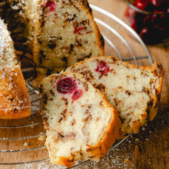 Stracciatella-Kuchen angeschnitten