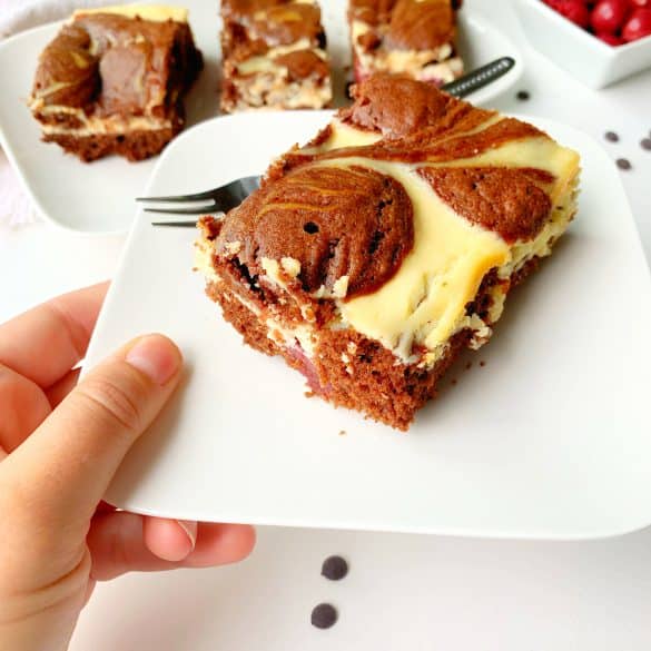 Cheesecake Brownies mit Sauerkirschen