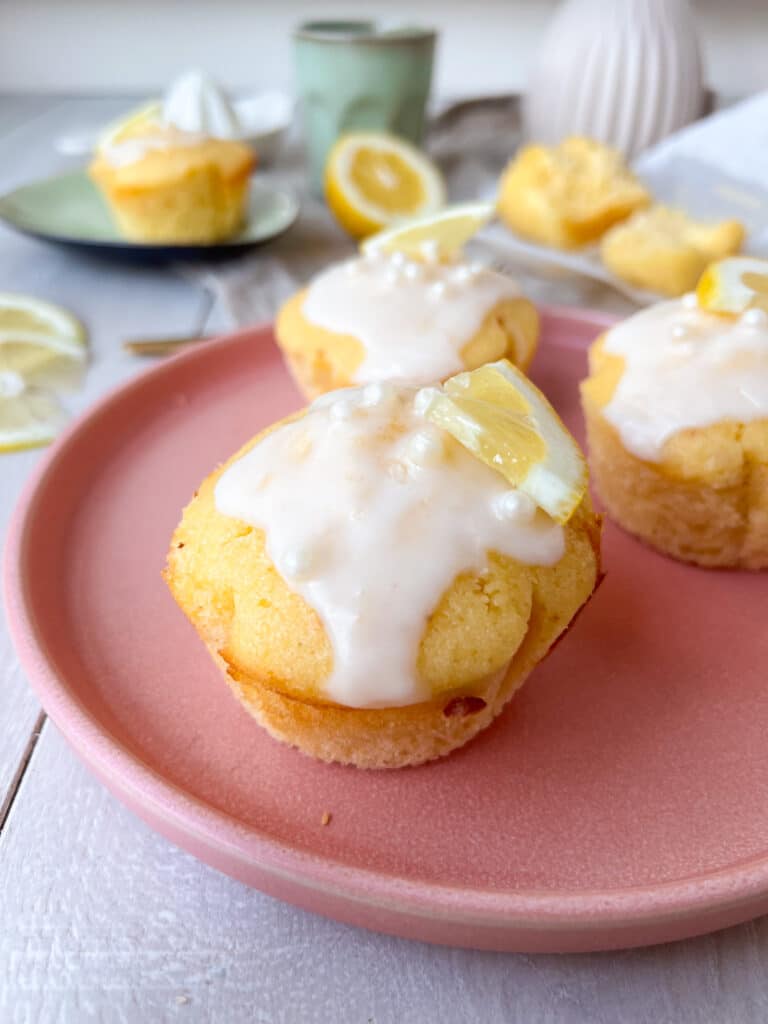 Zitronenmuffins mit Zuckerguss