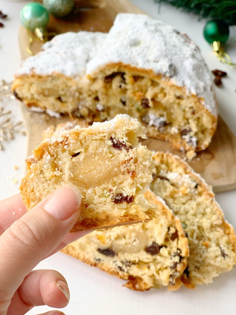 Marzipanstollen Hand