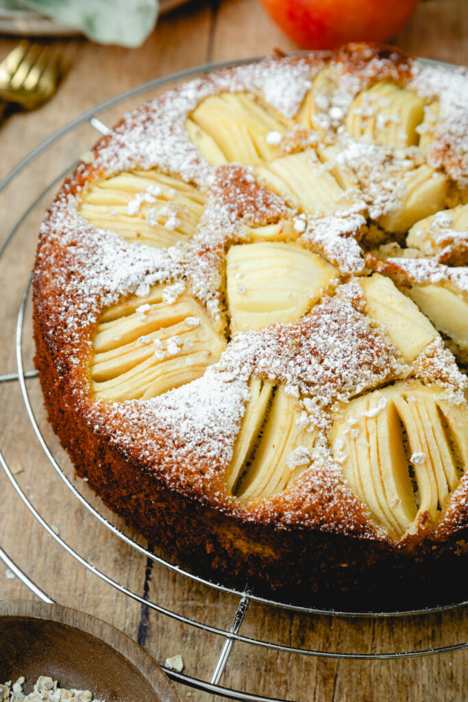 Apfelkuchen mit Haferflocken nah