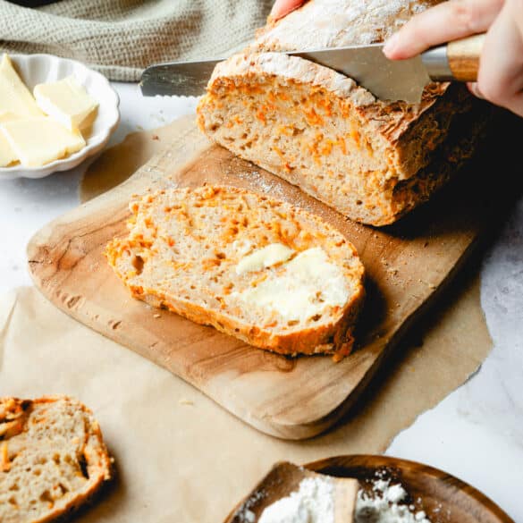 Karottenbrot angeschnitten