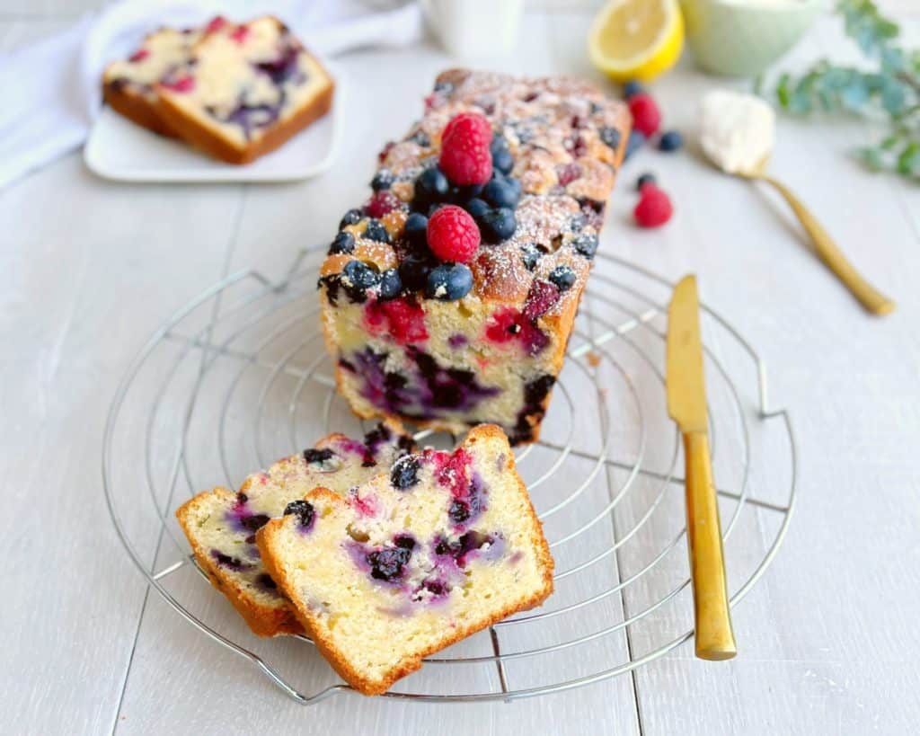 Beeren-Ricotta-Kuchen mit Himbeeren