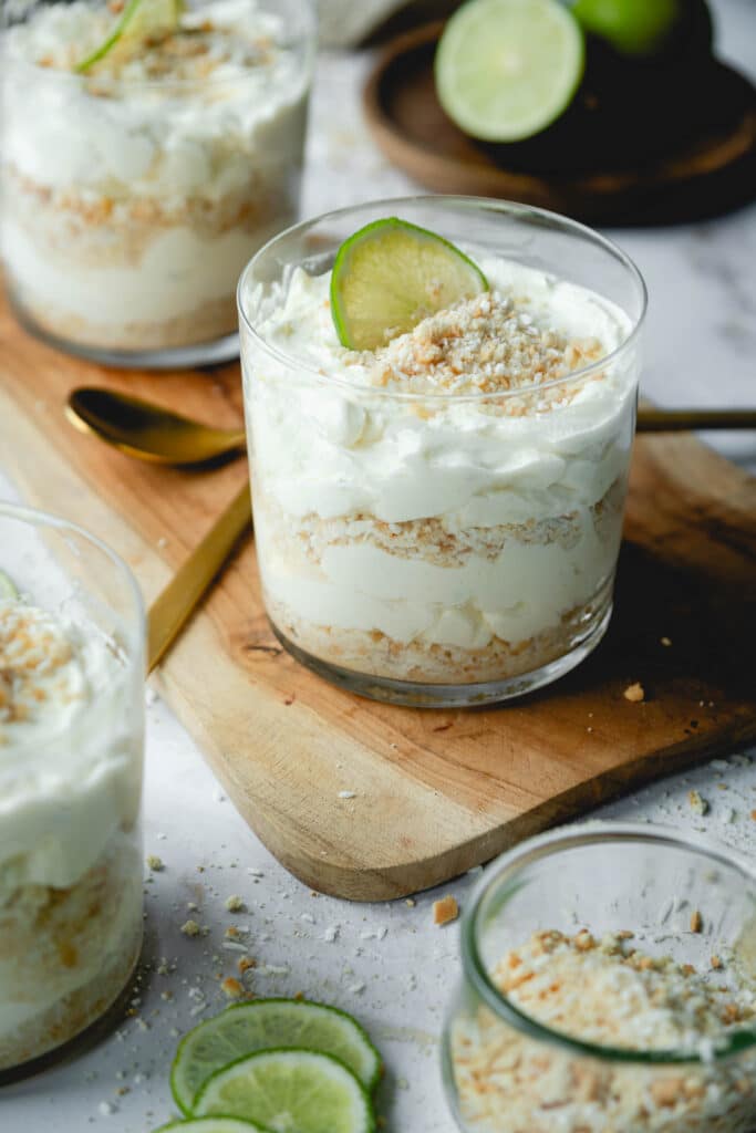 Limetten-Mousse im Glas