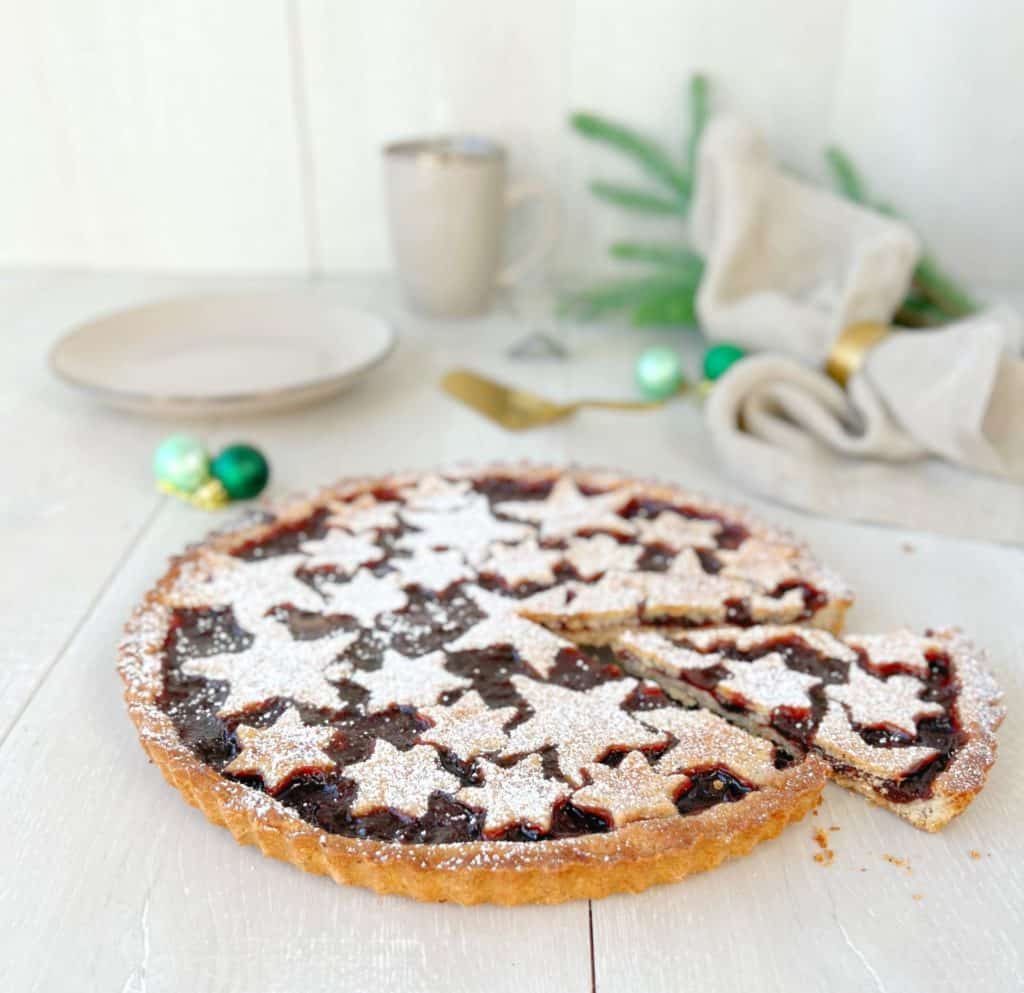 Linzer Torte angeschnitten