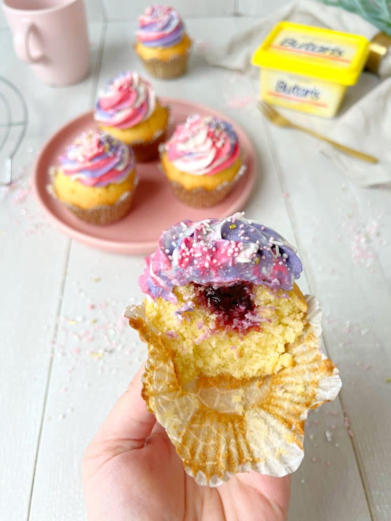 Bunte Cupcakes von innen