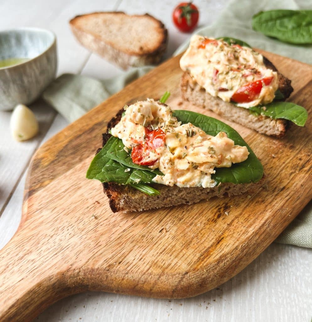 Feta-Aufstrich mit Tomaten