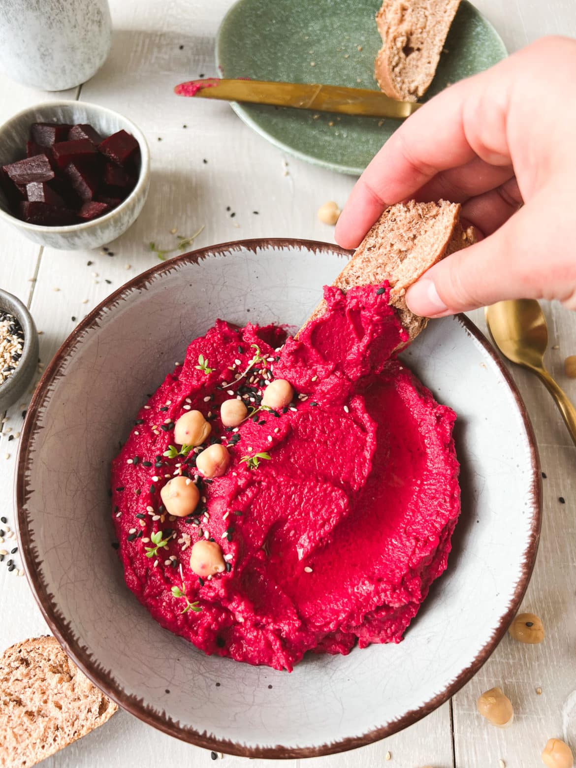 Rote BeteHummus der farbenfrohste Dip! Sheepysbakery