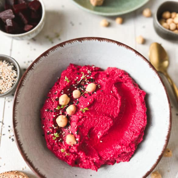 Rote Beete-Hummus mit Kichererbsen