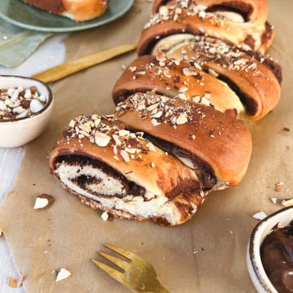 Schoko-Hefeschnecken mit Mandeln