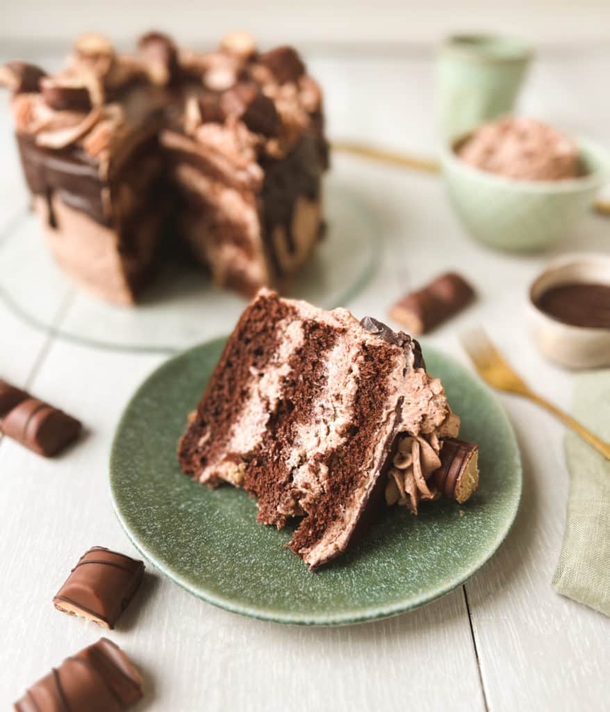 Kinder Bueno Torte Stück