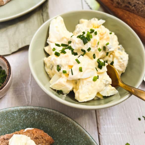 Eiersalat in Schüssel