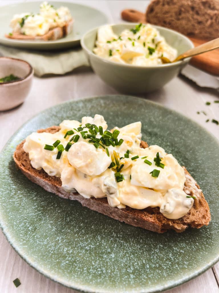 Eiersalat mit Brot