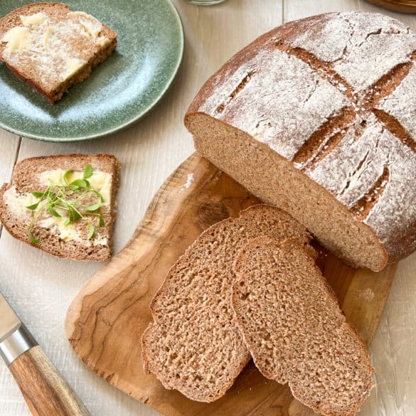 Buttermilchbrot angeschnitten