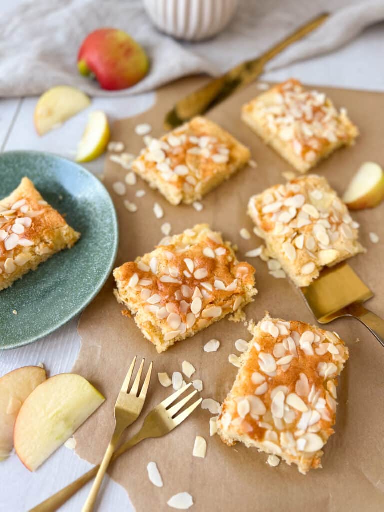 Apfelkuchen vom Blech von oben