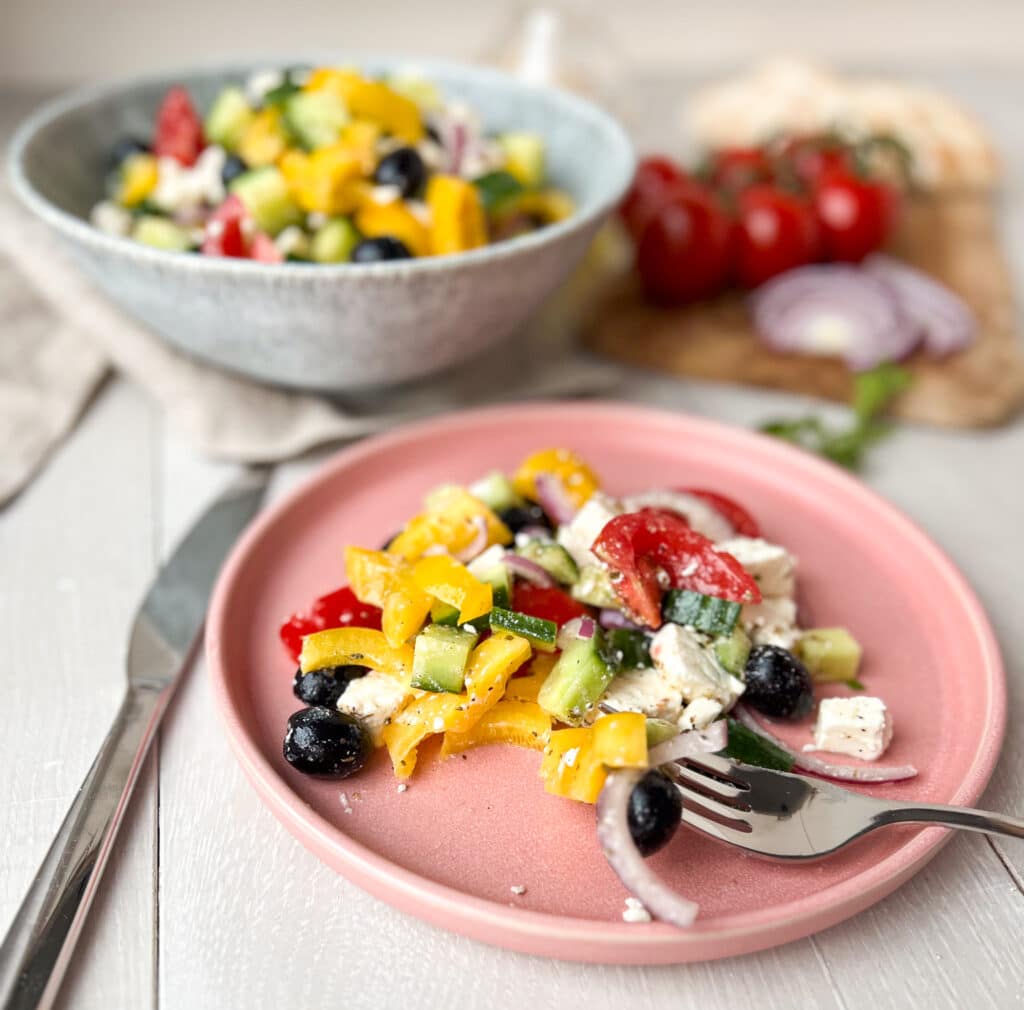 Griechischer Bauernsalat mit Gabel