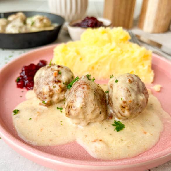 Köttbullar mit Kartoffelpüree