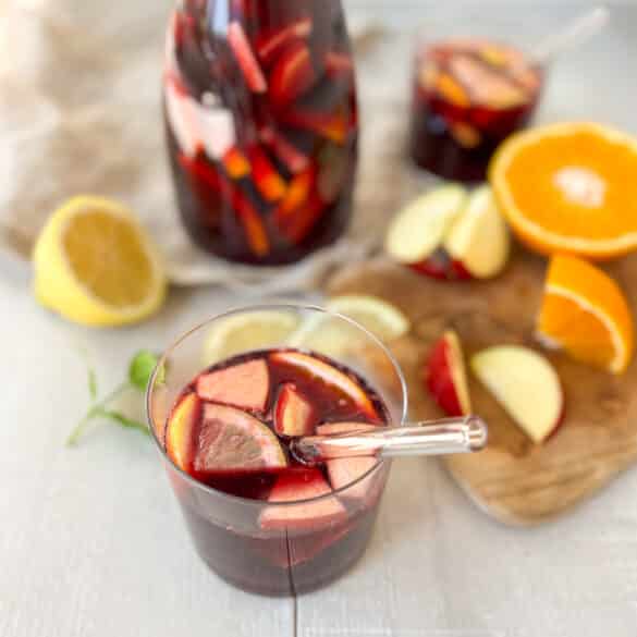 Sangria angerichtet