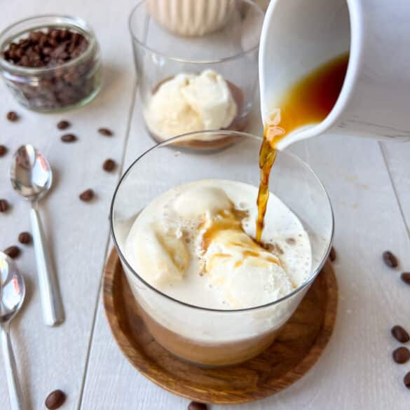 Affogato mit Kaffeekännchen