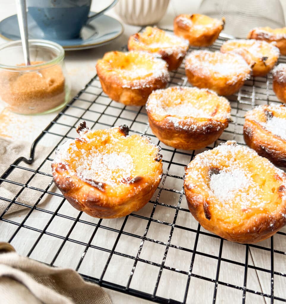 Pasteis de Nata mit Blätterteig