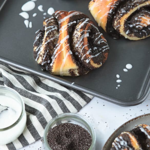 Mohnschnecken mit Zuckerguss