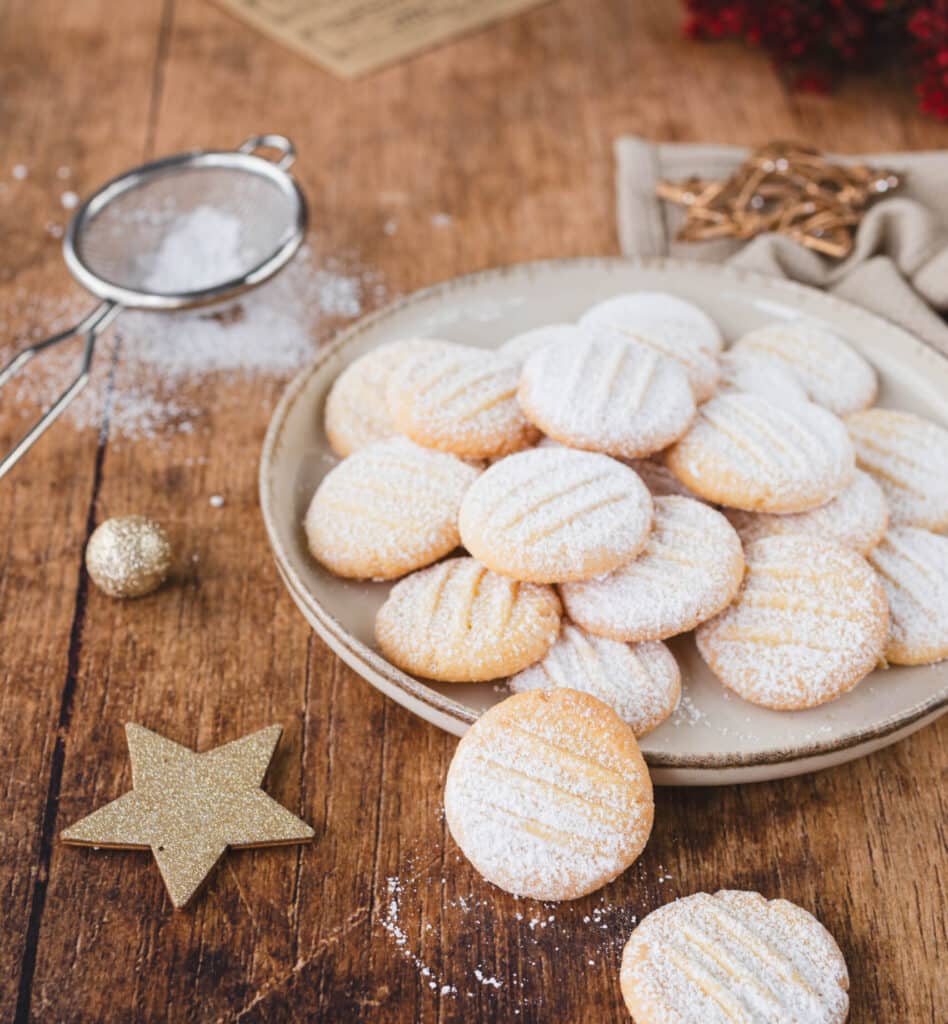 Puddingplätzchen angerichtet