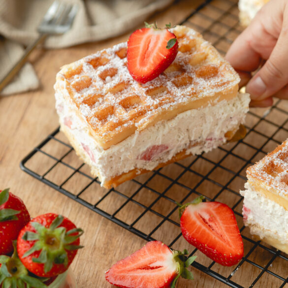 Waffelkuchen mit Erdbeeren