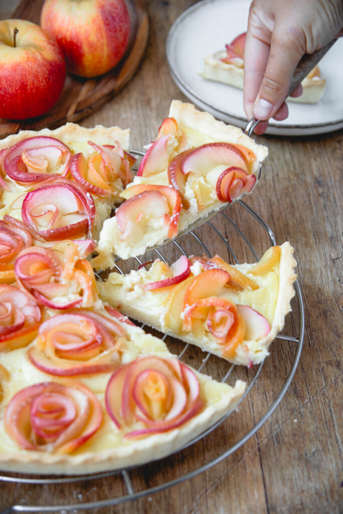 Apfelrosen Tarte Stück