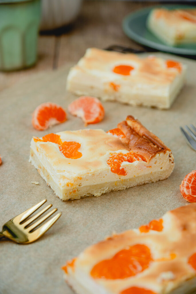 Käsekuchen mit Mandarinen vom Blech Stück