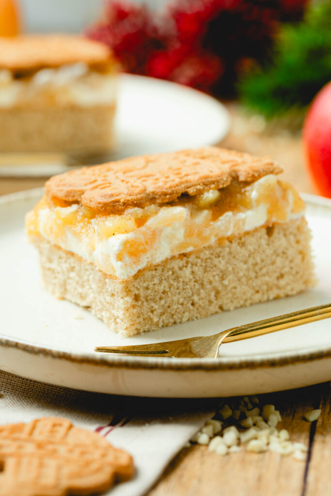 Weihnachtlicher Apfelkuchen mit Spekulatius